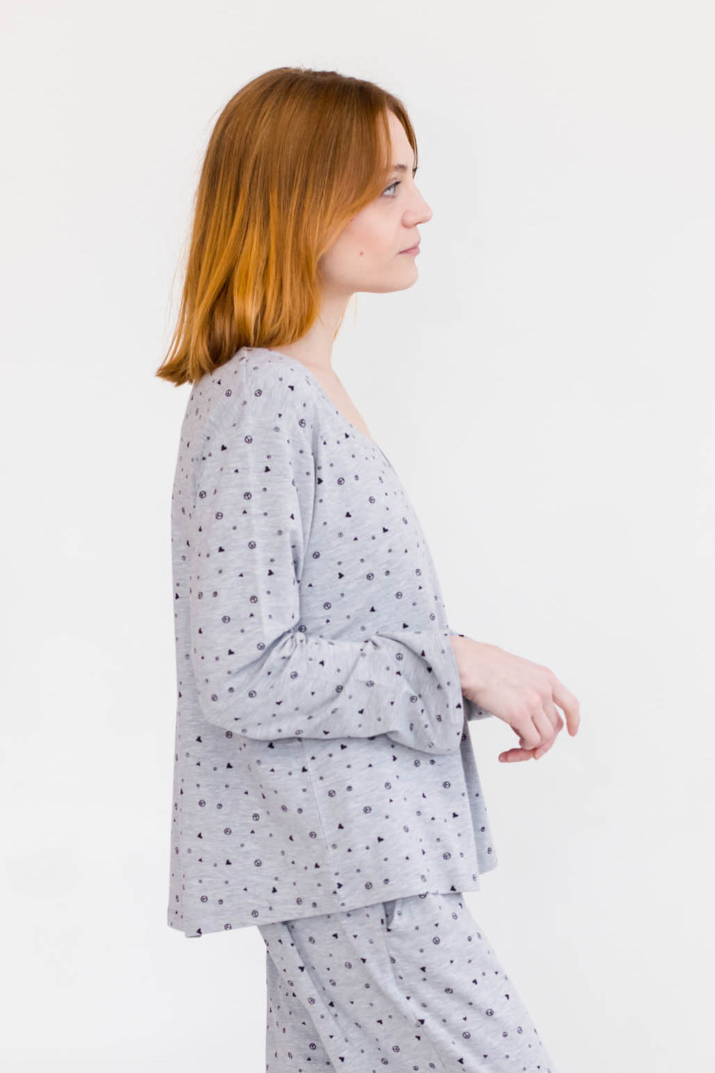 Jamie V-Neck Sleep Top | Light Grey Allover Print